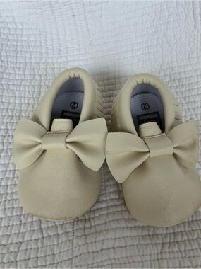 Baby Bow Moccasins Soft Leather Slip-On Shoes - Cream